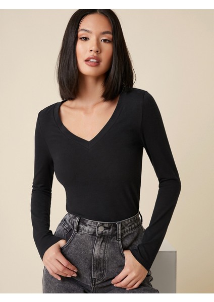Munn Collection Kadın Siyah V Yaka Uzun Kollu Bluz