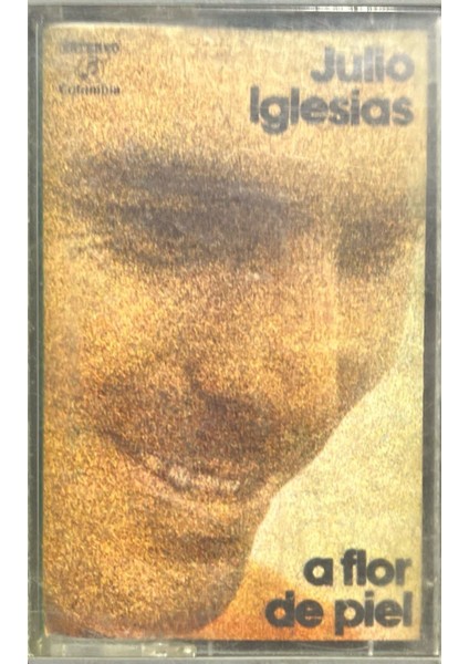 (Plak Değildir Kasettir) Julio Iglesias A Flor De Piel Kaset