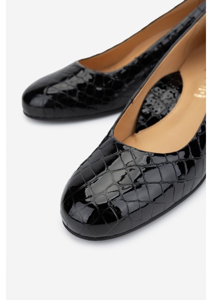 Kadın Hakiki Deri Siyah Comfort Ayakkabı 611 H40035 Bn Ayk Y25 Black modelleri