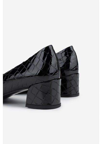 Kadın Hakiki Deri Siyah Comfort Ayakkabı 611 H40035 Bn Ayk Y25 Black fırsatları