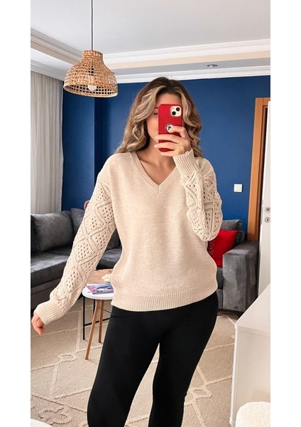 Munn Collection Kadın Uzun Kollu V Yaka Kol Delikli Baklava Desen Detaylı Triko Kazak
