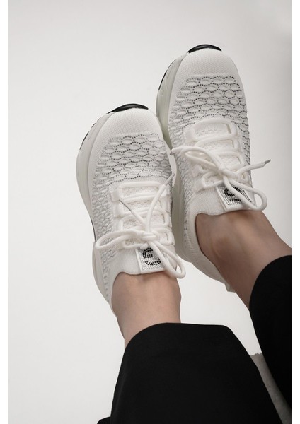 Loretta Guja Ithal Özel Seri Içten Gizli Dolgu Taş Detaylı Triko Kadın Spor Ayakkabı Beyaz modelleri