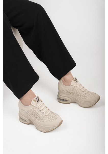 Loretta Guja Ithal Özel Seri Içten Gizli Dolgu Taş Detaylı Triko Kadın Spor Ayakkabı Bej fiyatları