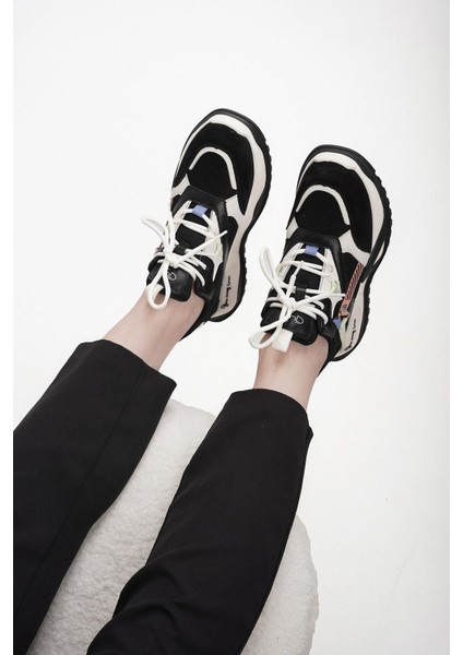 Özel Seri Kadın Spor Ayakkabı 24Y425 Siyah fiyatları