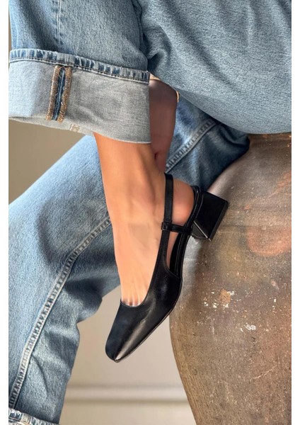 Ursa Yan ve Arka Açık Kadın Ayakkabı Siyah fiyatları