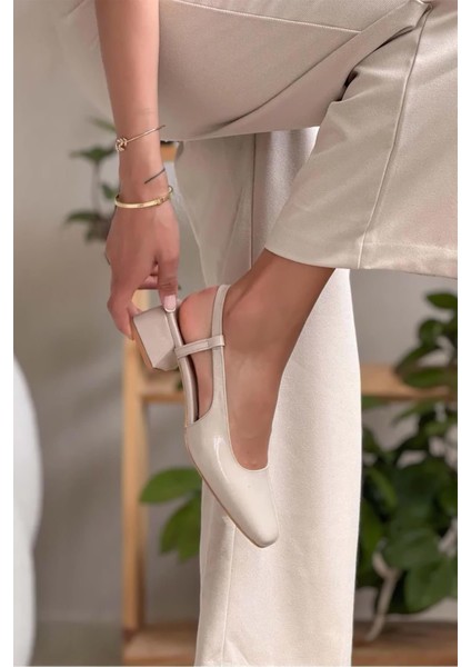 Ursa Yan ve Arka Açık Kadın Ayakkabı Bej fiyatları