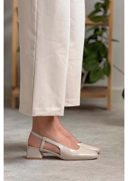 Ursa Yan ve Arka Açık Kadın Ayakkabı Bej modelleri