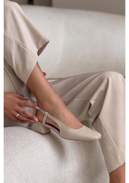 Ursa Yan ve Arka Açık Kadın Ayakkabı Bej fırsatları