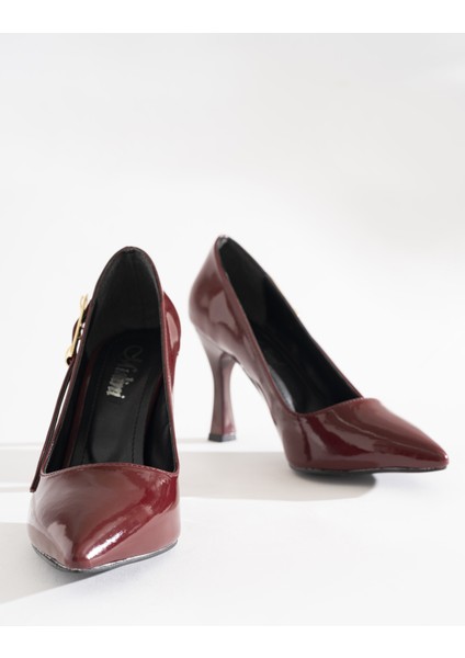 Kadın Sivri Burun Toka Detaylı Stiletto Topuklu Ayakkabı