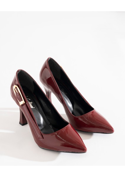 Kadın Sivri Burun Toka Detaylı Stiletto Topuklu Ayakkabı indirimleri
