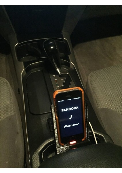 Arabada Kullanılan iphone 5 Dock (Plastik Aparattır!!!)