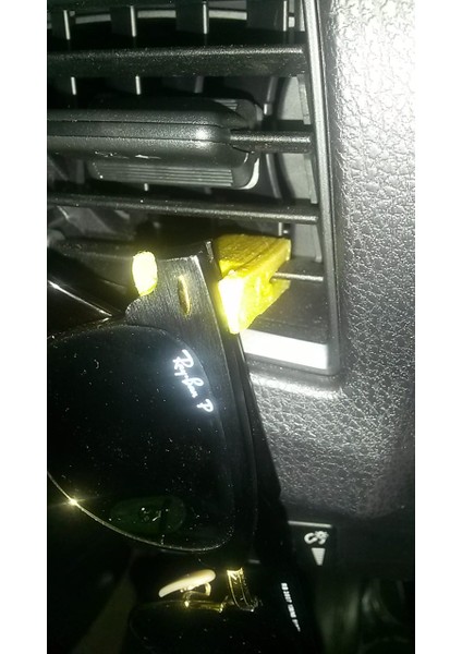 Araba Için Güneş Gözlüğü Askısı (Plastik Aparattır!!!) fırsatları