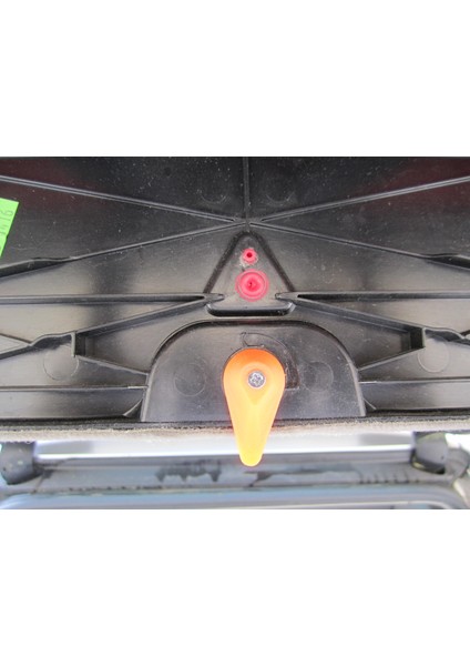 2002 Audi Avant Hazard Üçgen Mandal (Plastik Aparattır!!!) fırsatları