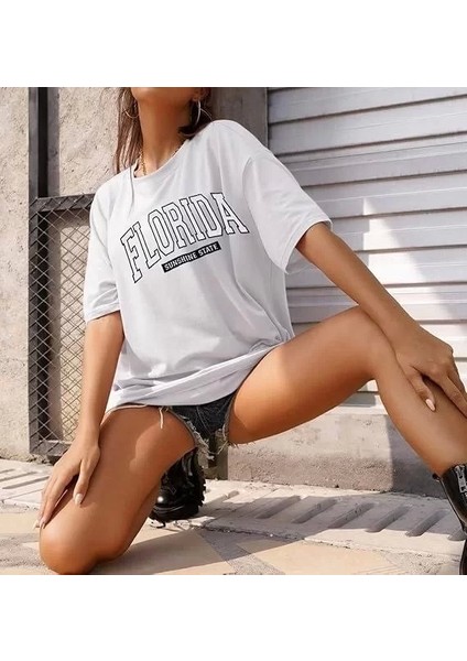 Kadın Bisiklet Yaka Baskılı T-Shirt - Beyaz