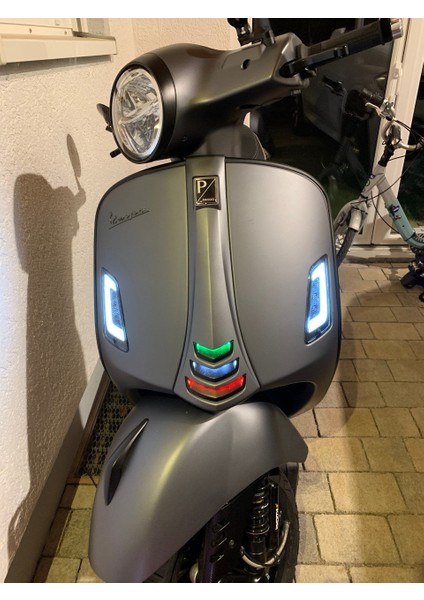 Vespa GTS300 Hpe Kasaden-Leds / Cascade LED Montajı (Plastik Aparattır!!!)
