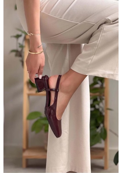Ursa Yan ve Arka Açık Kadın Ayakkabı Bordo modelleri