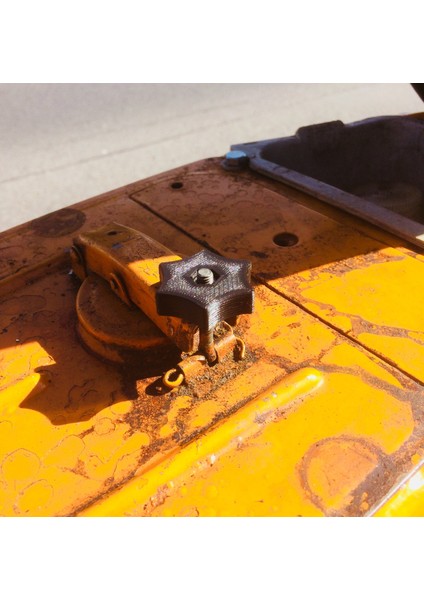 Vespa Küçük Çerçeve Yakıt Deposu Düğmesi (Plastik Aparattır!!!) fiyatları