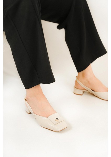 Florence Küt Burun Metal Toka Detaylı Kadın Ayakkabı Bej modelleri