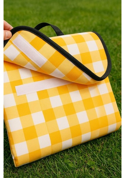 Kendinden Çantalı Sarı Ekose Piknik Örtüsü 150X150 cm Taşınabilir Cırtlı Piknik Matı, Taşıma Kordonlu, Ince Katlanabilir Örtü fiyatları