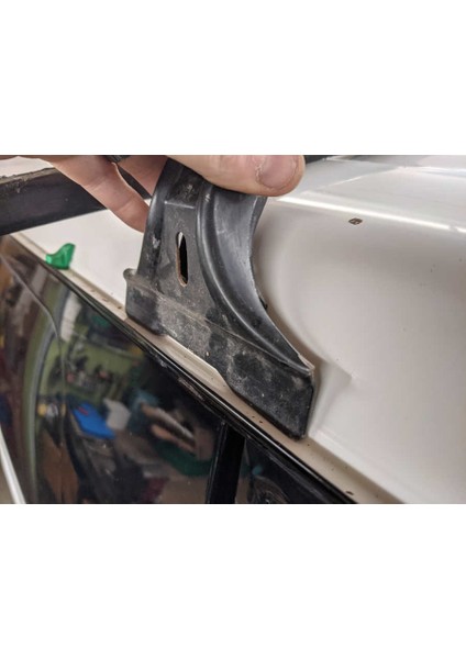 Mitsubishi L300 Delica Çatı Raf Ayağı Takım Thule Oluk Dağı (Plastik Aparattır!!!) fırsatları