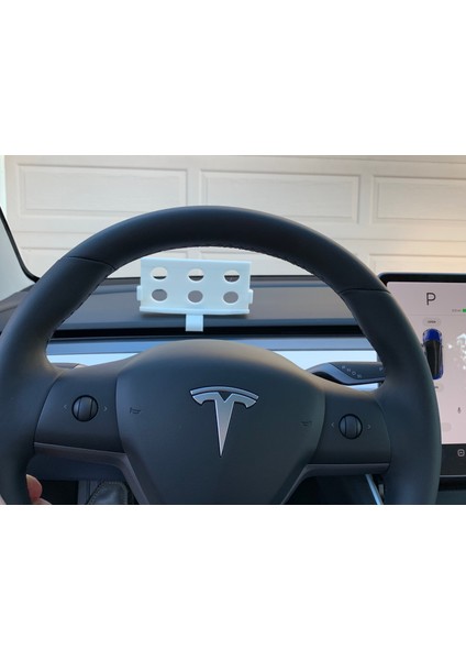 Tesla Model 3, Ekran (Hud) Adaptörü Başlıyor (Plastik Aparattır!!!)