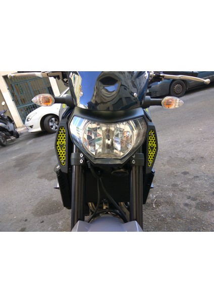 Petek Hava Girişi Dekoratif Izgara Yamaha MT09 -2016 (Plastik Aparattır!!!)