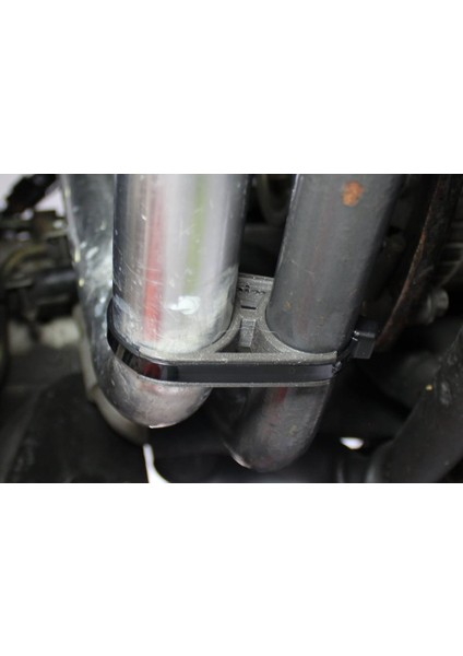 300ZX Z32 Alt Radyatör Hortum Boru Kelepçesi (Plastik Aparattır!!!)