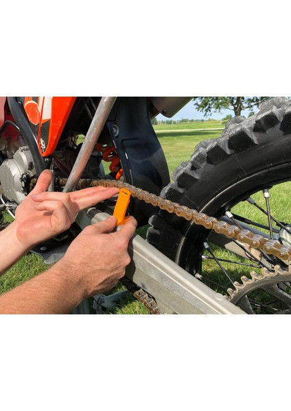 Zincir Gevşek Aracı - Ktm 55MM Ila 58MM (Plastik Aparattır!!!)
