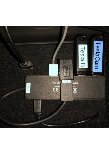 Tesla Model 3 USB Cubby (Plastik Aparattır!!!)