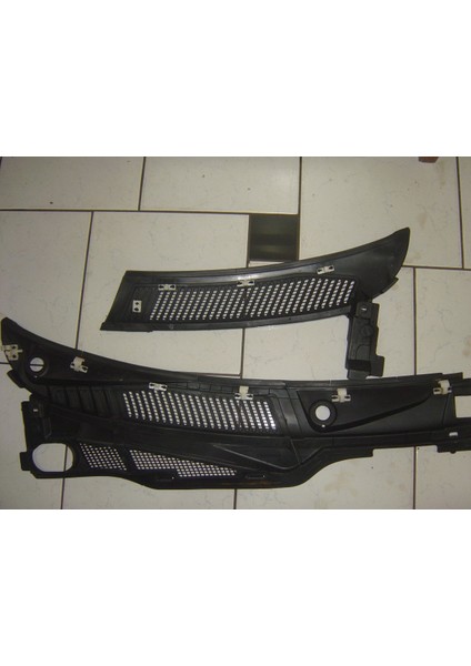Renault Megan I Wiper Kapak Rüzgar Deflektör Klipleri 7700834097 (Plastik Aparattır!!!)
