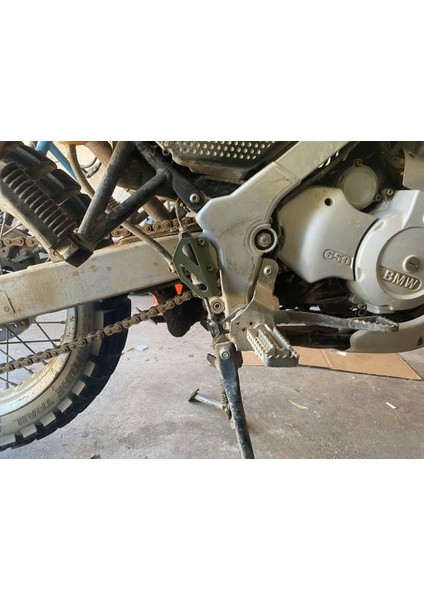 F650GS Arka Fren Silindir Kapağı (Plastik Aparattır!!!)