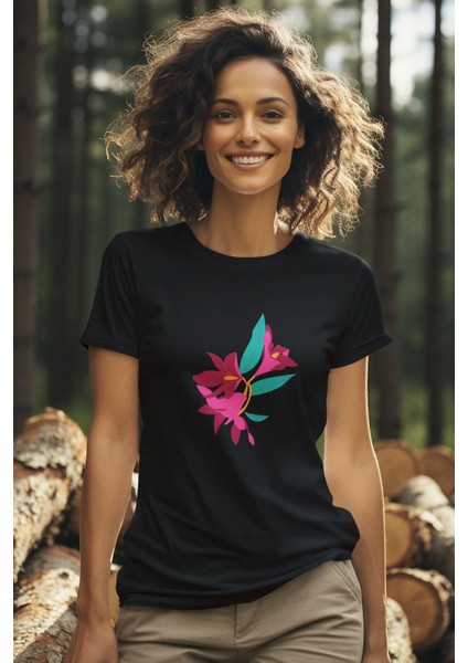Zambak Esintisi Baskılı Kadın T-Shirt