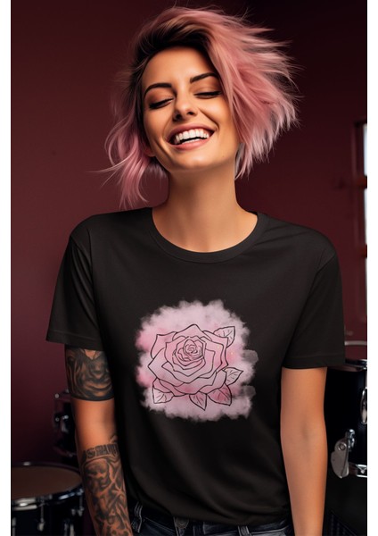 Soft Pembe Gül Temalı Siyah Kadın T-Shirt