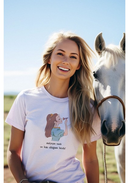 Kim Olduğunu Hatırla Baskılı Eğlenceli Hediyelik Beyaz Kadın T-Shirt