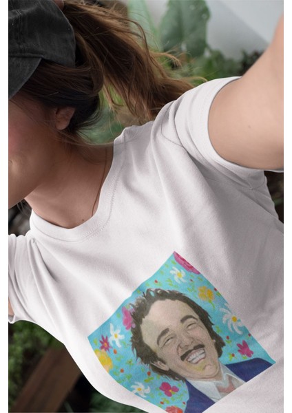 Burhan Altıntop Avrupa Yakası Baskılı Sevgili Arkadaş Doğum Günü Hediyelik Beyaz Unisex T-Shirt