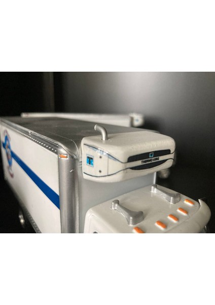 Ölçek Modeli Reefer Motor Konutu 1/43 Ölçek (Plastik Aparattır!!!)