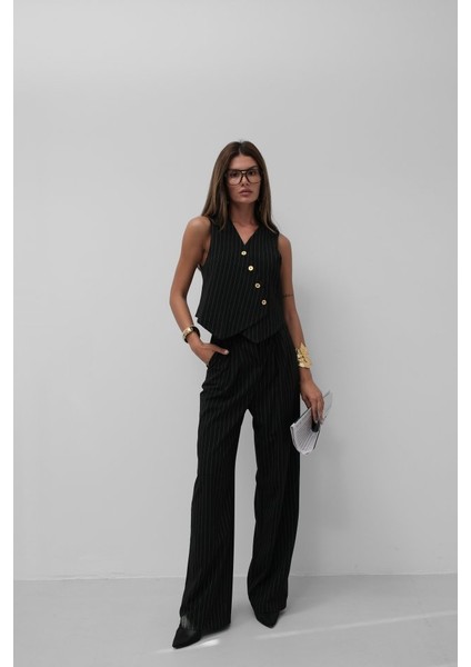 Munn Collection V Yaka Çizgili Kruvaze Yelek