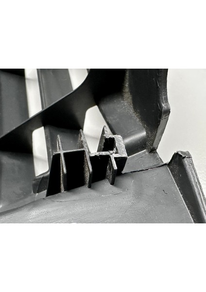 Fiat Koltuk Konsolu Kapak Geri (Oem Part# 60911739) - Alt Kancayı Onarma Kısmı (Plastik Aparattır!!!)