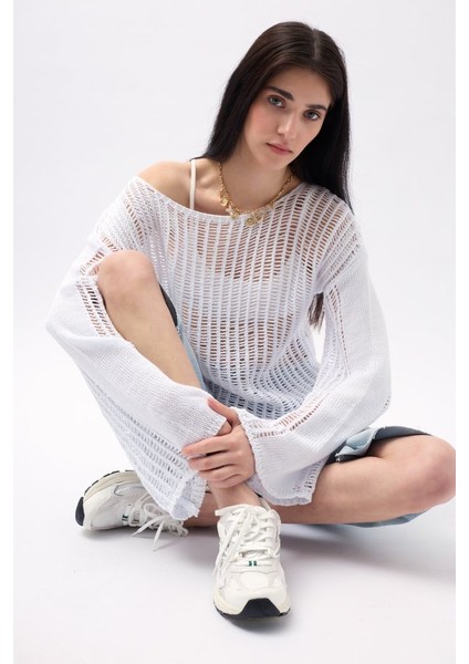 Munn Collection Kayık Yaka Ajurlu Bluz
