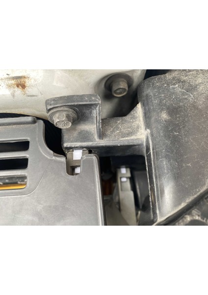 Mitsubishi Grille Clip (8. Gen Galant Vr4) MR221507 (Plastik Aparattır!!!) fırsatları
