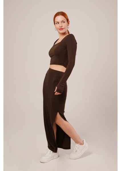 Munn Collection Kare Yaka Bluz ve Yırtmaç Detaylı Etek Ikili Kahverengi Takım