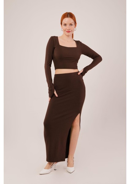 Munn Collection Kare Yaka Bluz ve Yırtmaç Detaylı Etek Ikili Kahverengi Takım