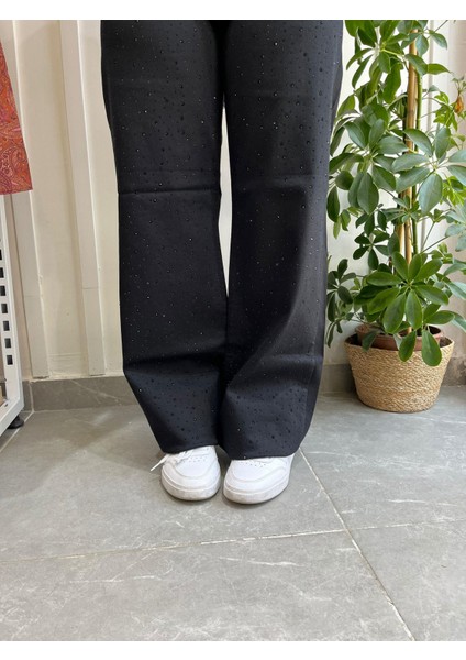 Bol Paça Dökme Taş Jean Siyah 8000 modelleri