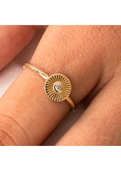Gümüş Yüzük - 0.10 Karat Signity Swarovski Taşlı Pırlanta Montörü 925 Ayar Gümüş Yüzük-Güneş Yüzük