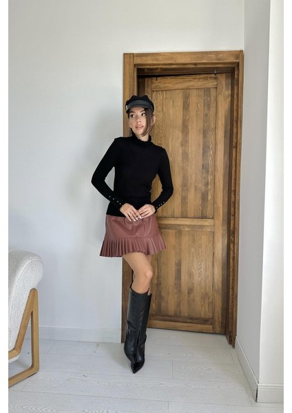 Siyah Boğazlı ve Örgülü Triko Kazak fiyatları