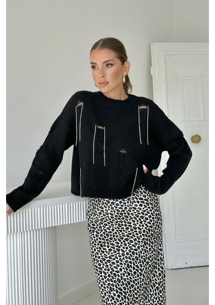 Siyah Faça ve Zincirli Triko Kazak indirimleri