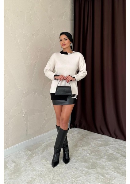 Siyah Yaka ve Manşet Garnili Triko Kazak indirimleri