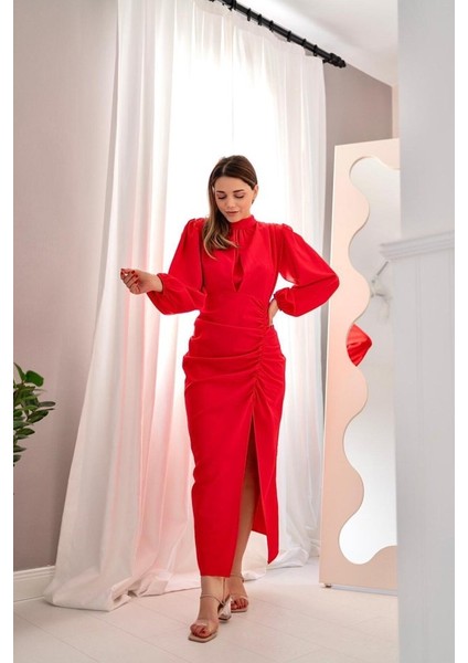 Kırmızı Önü Büzgülü Eteği Yırtmaçlı Elbise