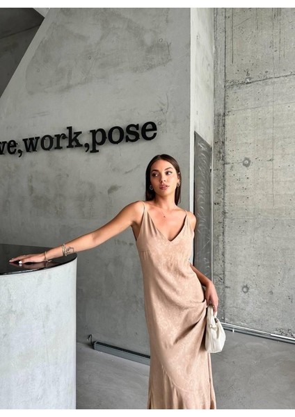 Jakarlı Askılı Saten Elbise Asimetrik - Kahverengi