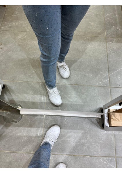 Mom Jeans Damla Taş Işlemeli Kot Pantolon Açık Mavi 0291 fiyatları